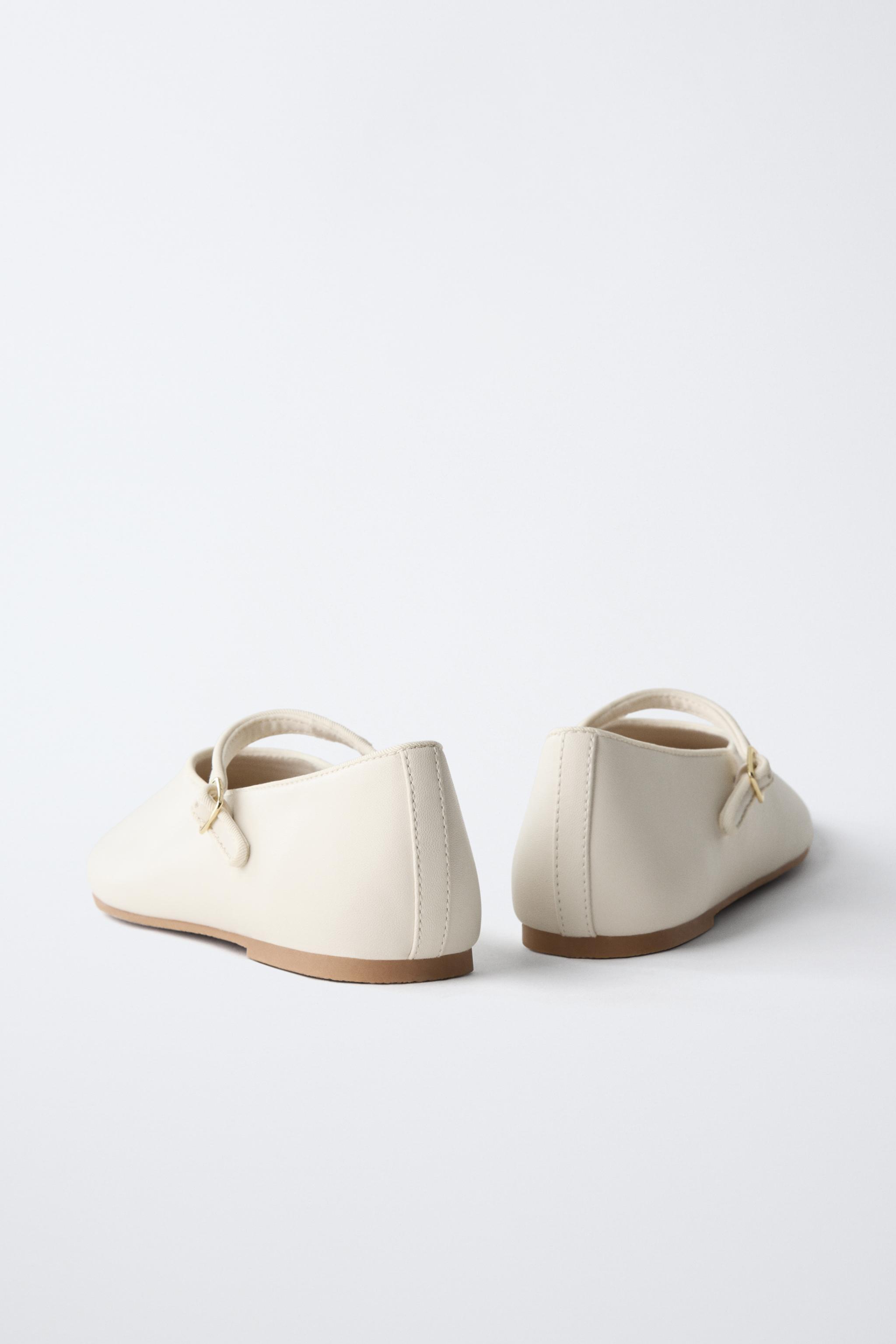 BUCKLE BALLET FLATS